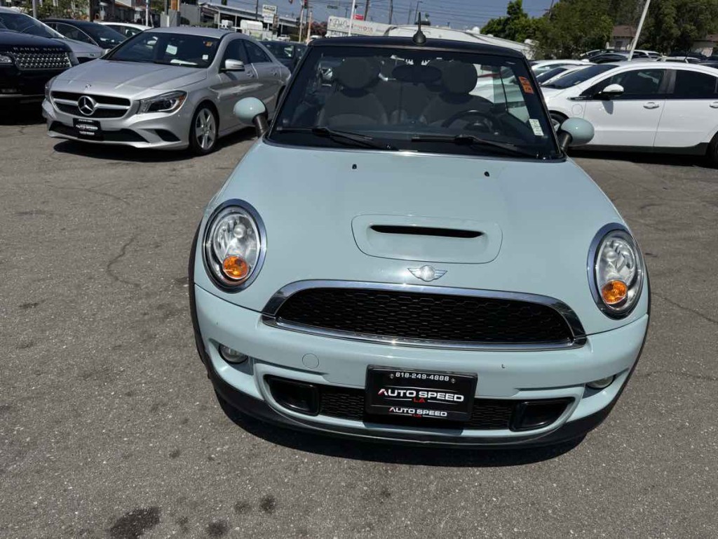 2011 MINI Cooper Image 2