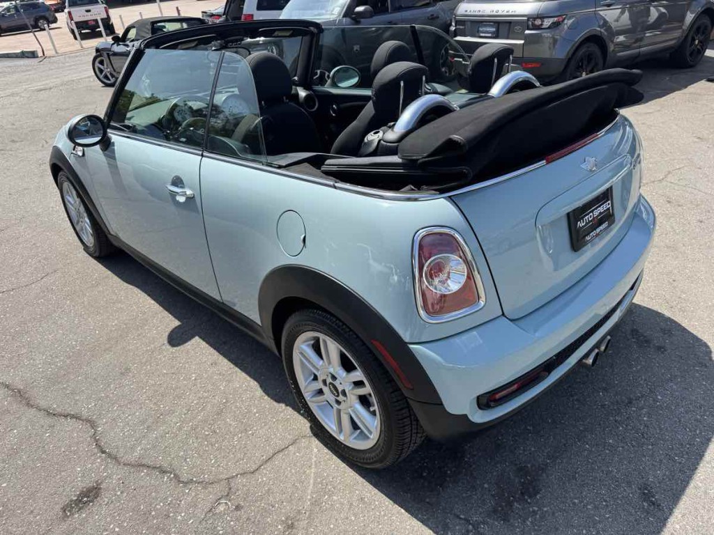 2011 MINI Cooper Image 4