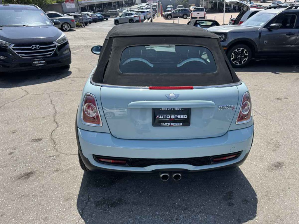 2011 MINI Cooper Image 10