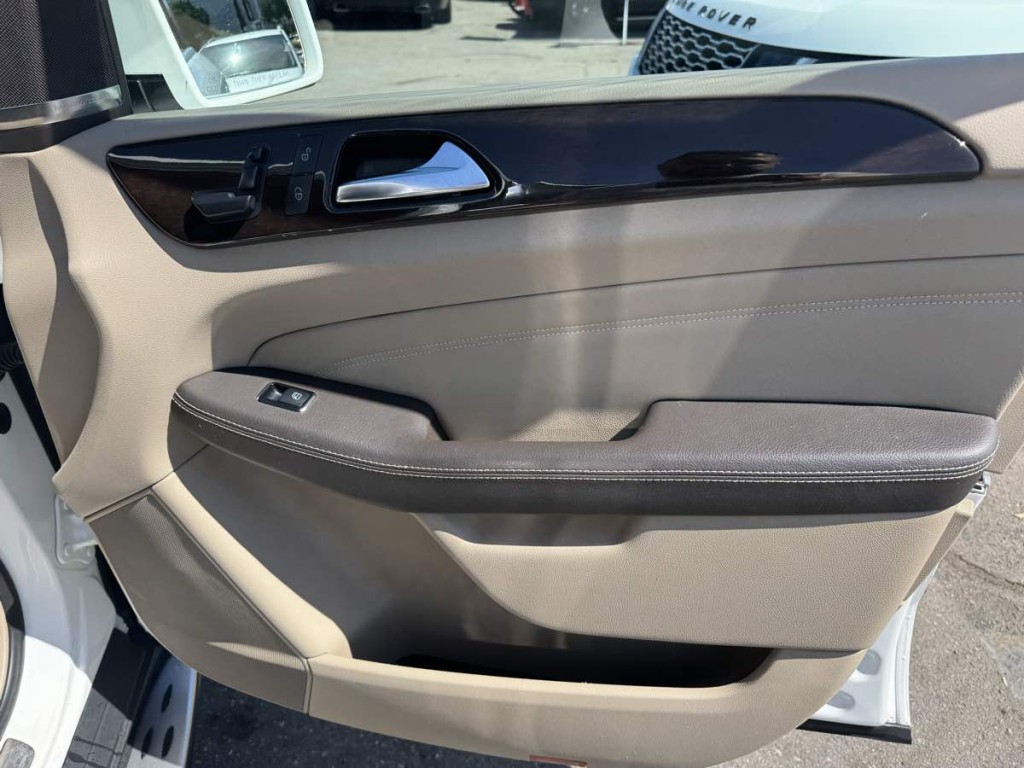 2015 Mercedes-Benz M-Class Image 10