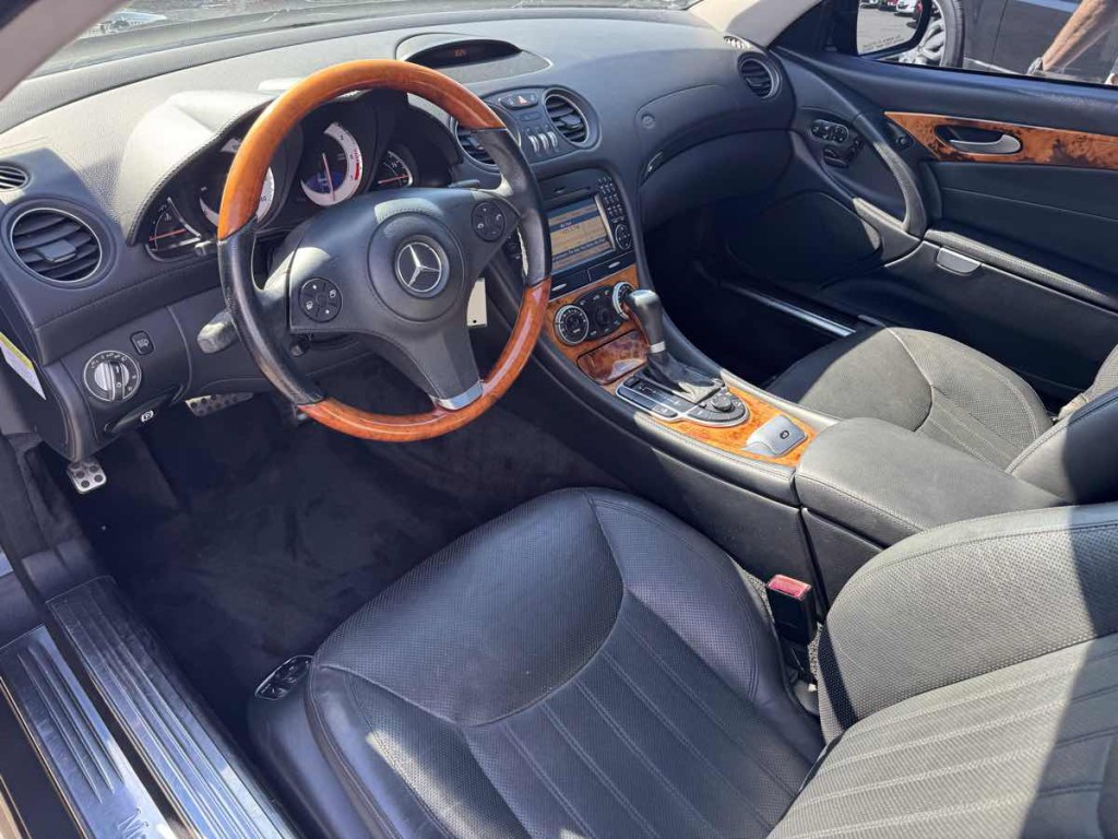 2009 Mercedes-Benz SL-Class Image 13