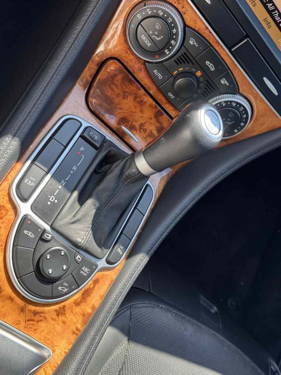 2009 Mercedes-Benz SL-Class Image 16
