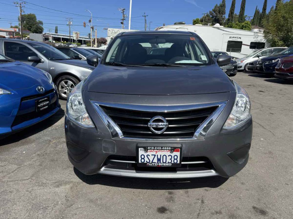 2019 Nissan Versa Image 2