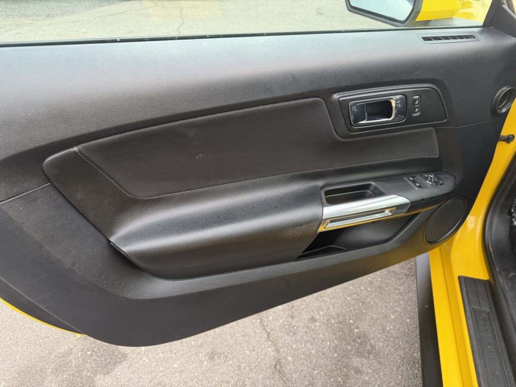 2015 Ford Mustang Image 9