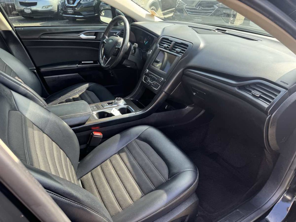 2018 Ford Fusion Image 16