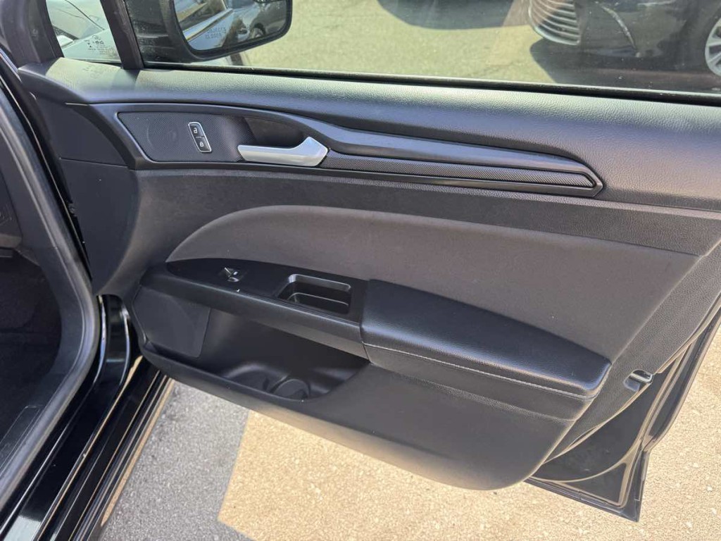 2018 Ford Fusion Image 17