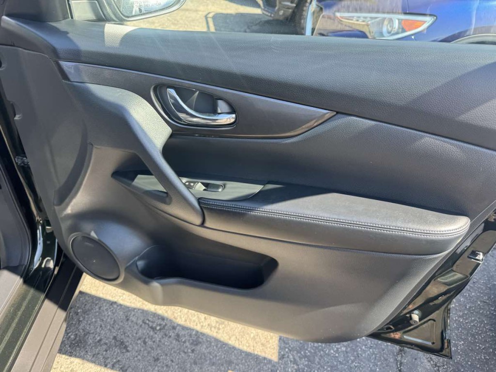 2020 Nissan Rogue Image 13