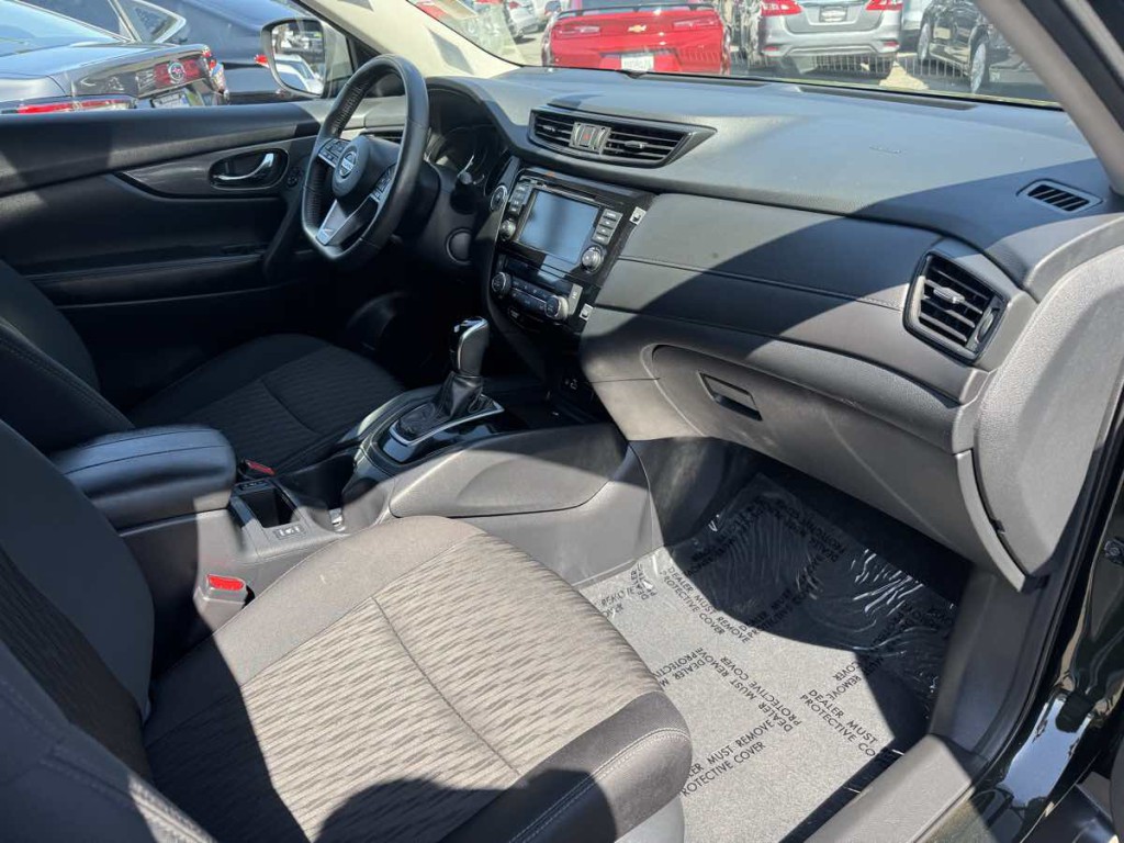 2020 Nissan Rogue Image 14