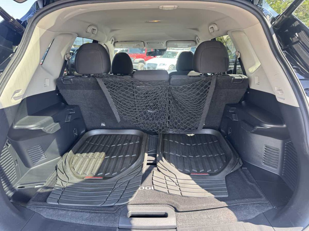 2020 Nissan Rogue Image 17