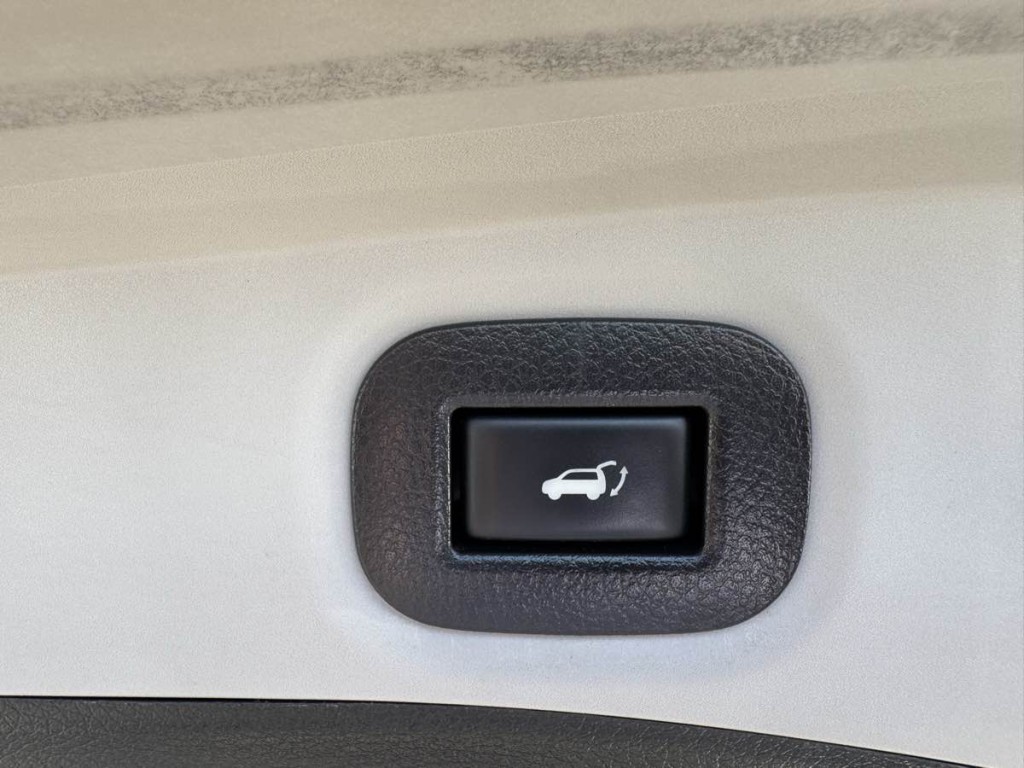 2020 Nissan Rogue Image 18