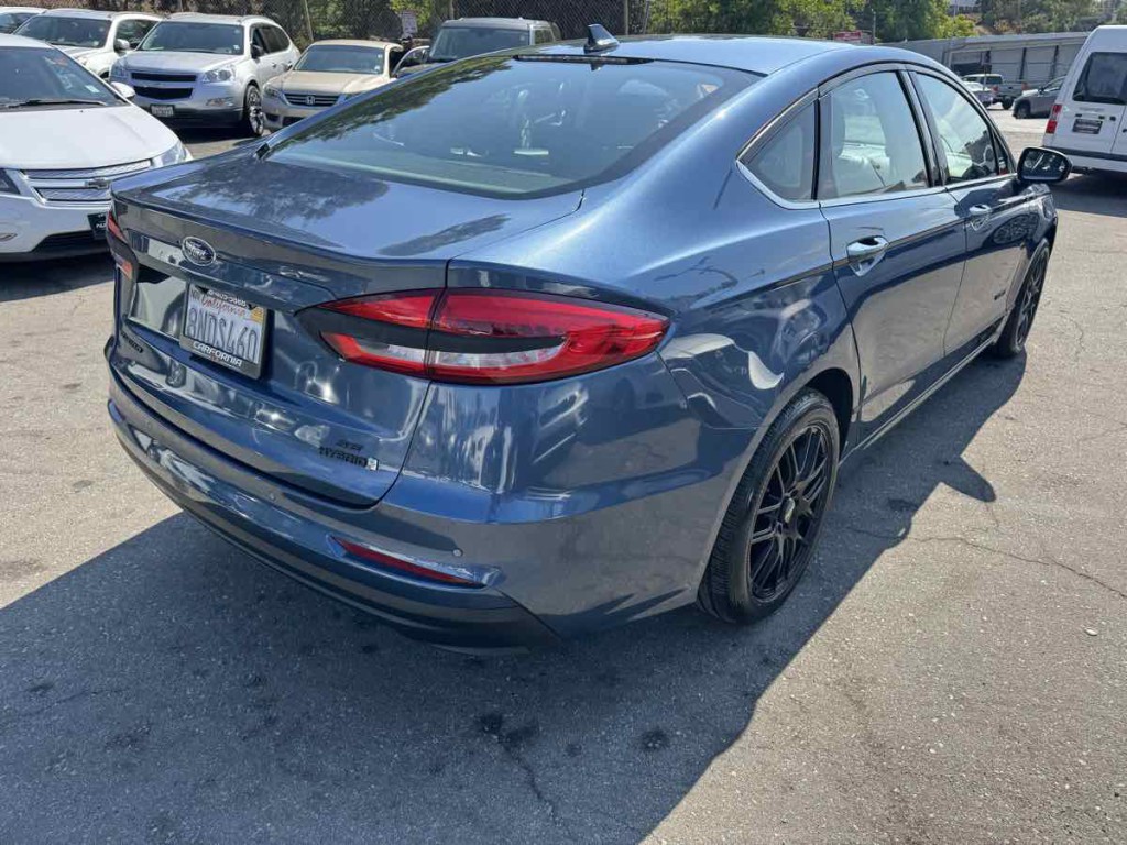 2019 Ford Fusion Image 3
