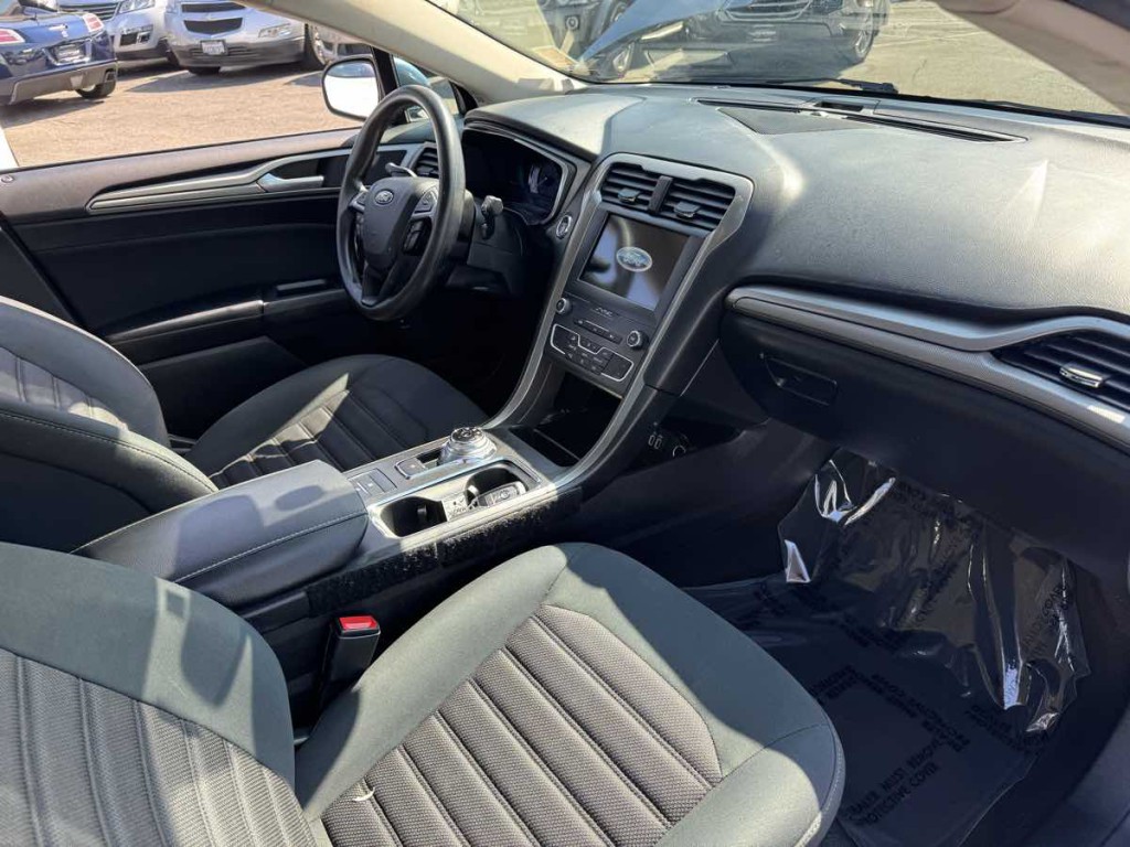2019 Ford Fusion Image 12