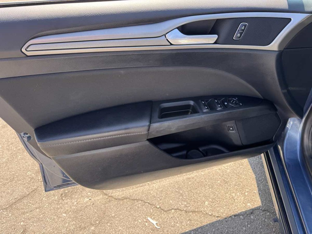 2019 Ford Fusion Image 17