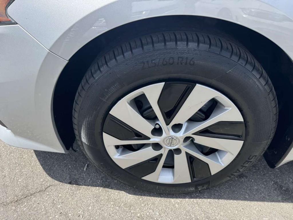 2019 Nissan Altima Image 7