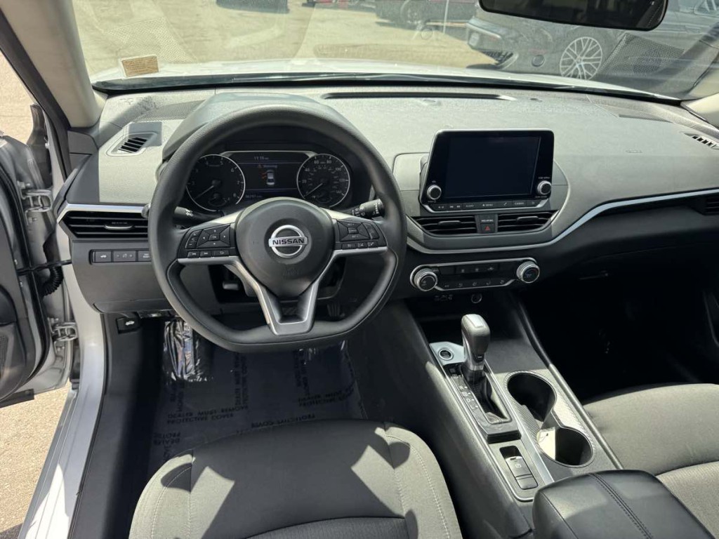 2019 Nissan Altima Image 11