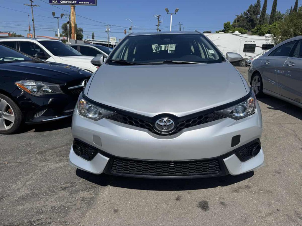 2017 Toyota Corolla Image 1