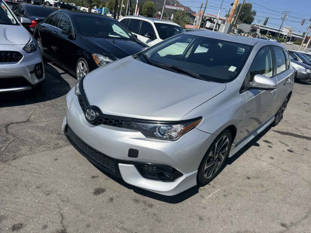 2017 Toyota Corolla Image 2