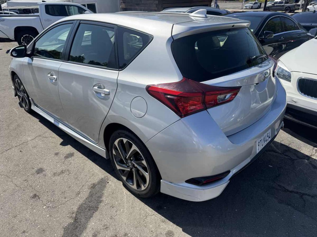 2017 Toyota Corolla Image 3