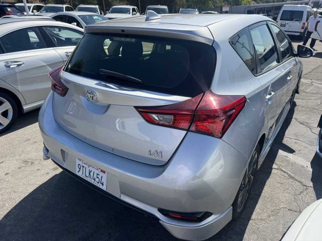 2017 Toyota Corolla Image 5