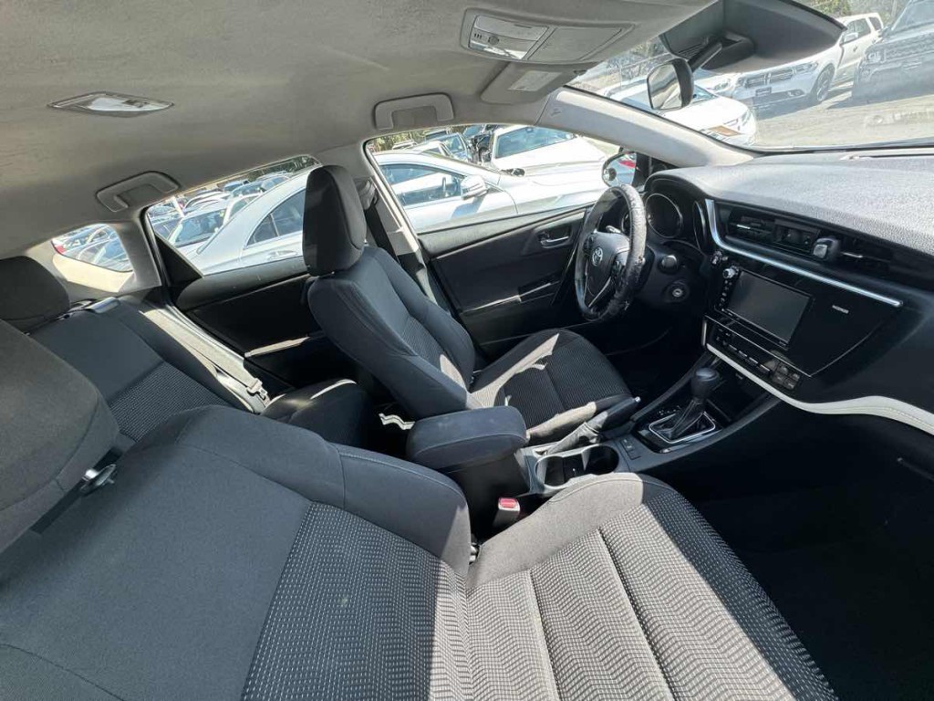 2017 Toyota Corolla Image 7