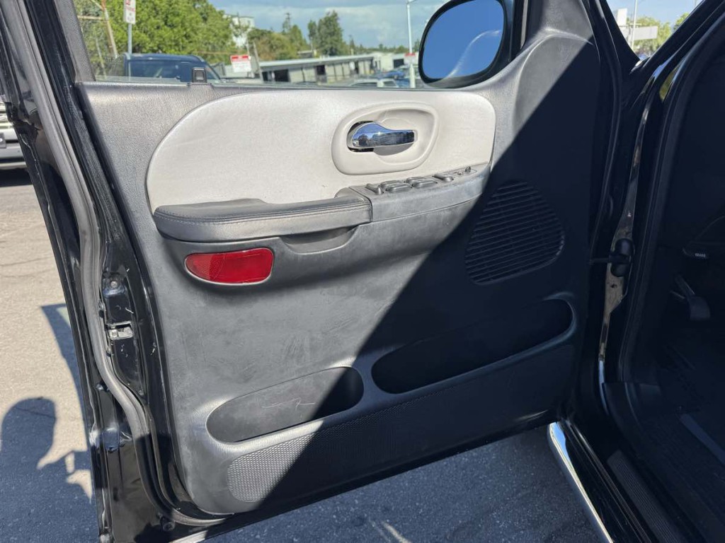 2003 Ford F-150 Image 11
