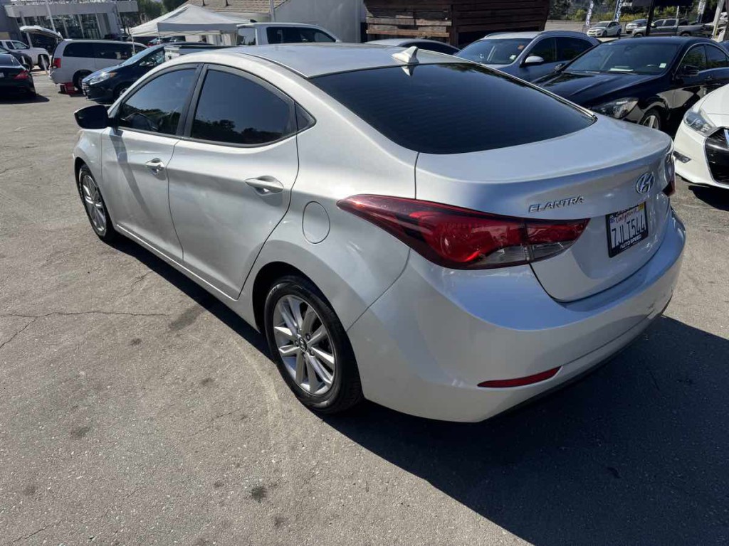 2015 Hyundai Elantra Image 4