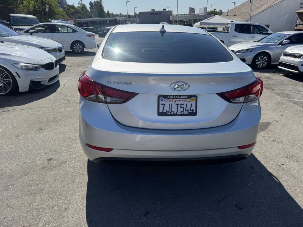 2015 Hyundai Elantra Image 5