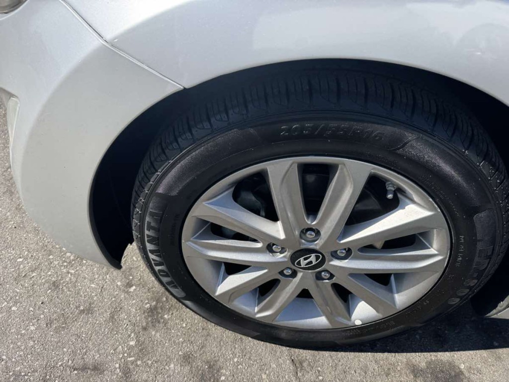 2015 Hyundai Elantra Image 7