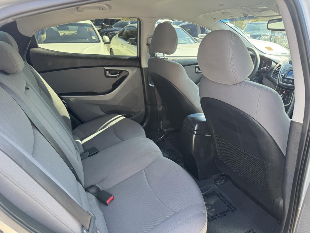 2015 Hyundai Elantra Image 13
