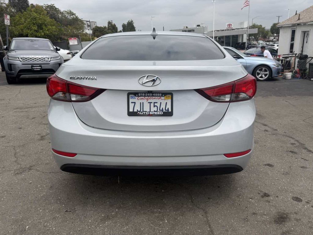 2015 Hyundai Elantra Image 5