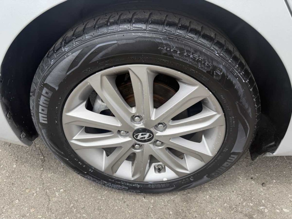 2015 Hyundai Elantra Image 7