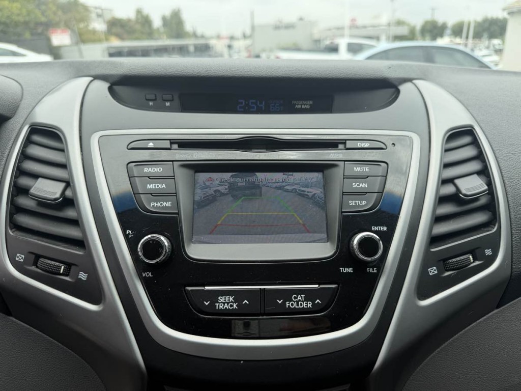 2015 Hyundai Elantra Image 11
