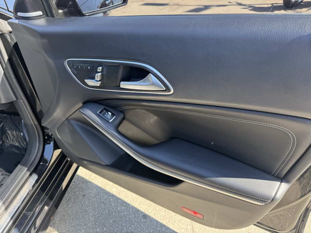 2018 Mercedes-Benz CLA-Class Image 12