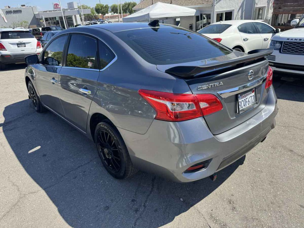 2017 Nissan Sentra Image 5