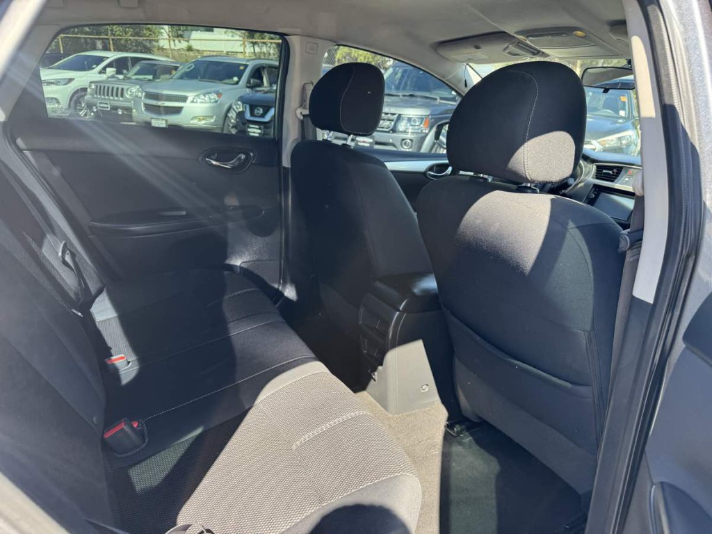 2017 Nissan Sentra Image 10