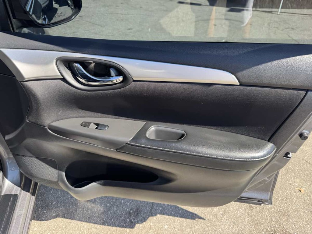 2017 Nissan Sentra Image 11