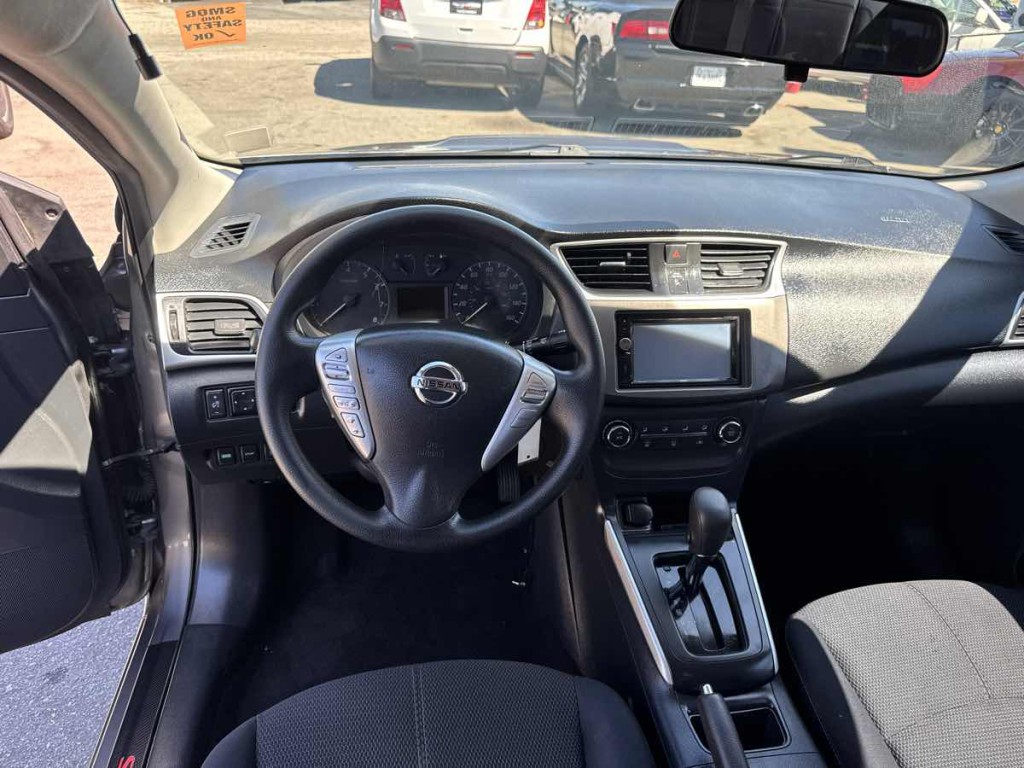 2017 Nissan Sentra Image 12