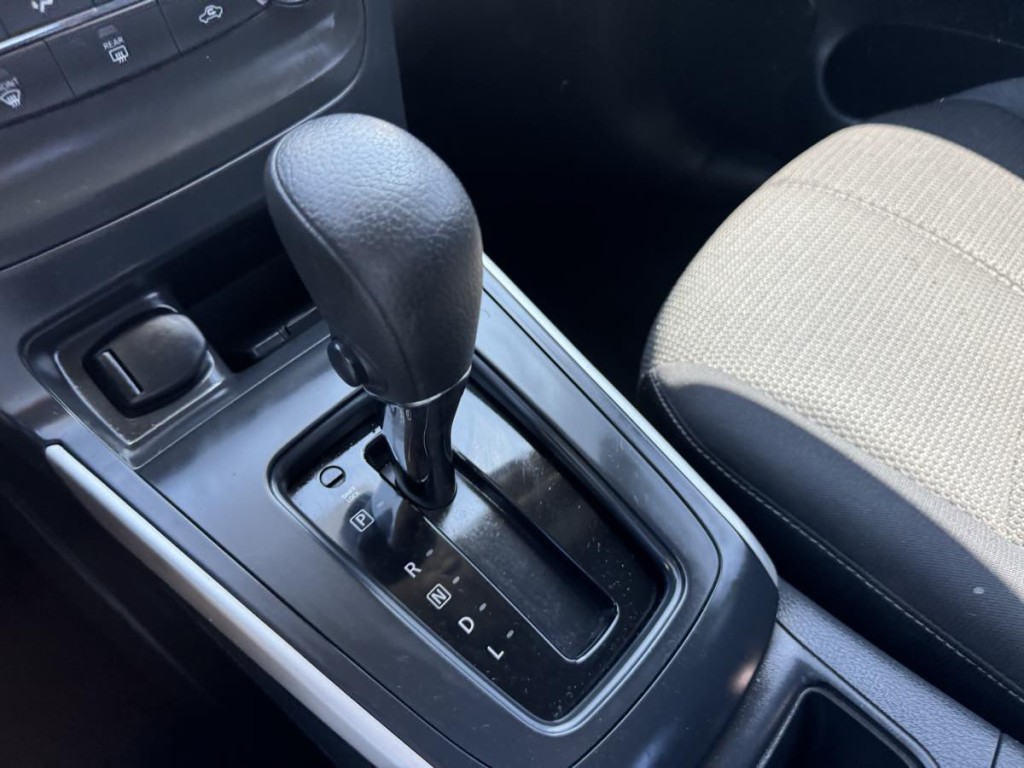 2017 Nissan Sentra Image 16