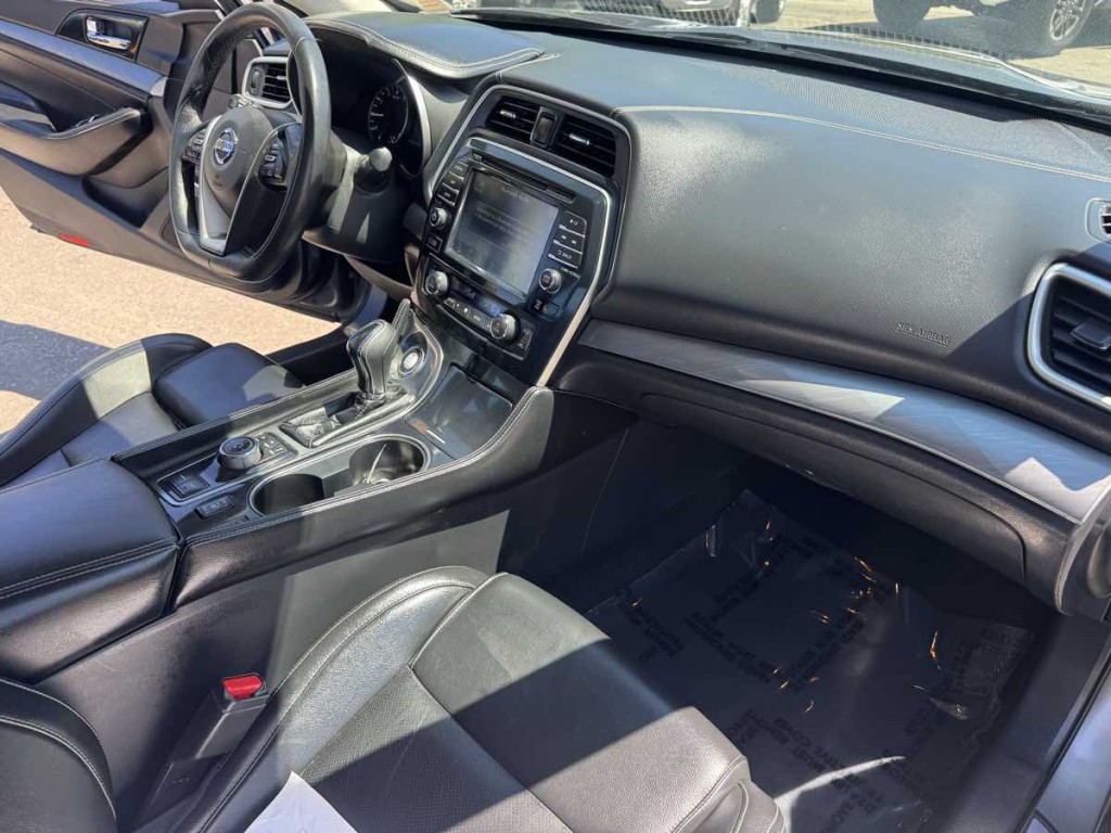 2018 Nissan Maxima Image 11