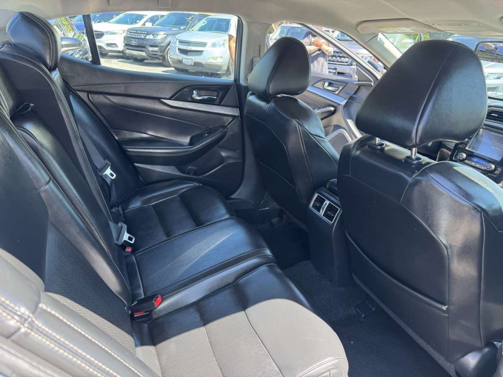 2018 Nissan Maxima Image 13