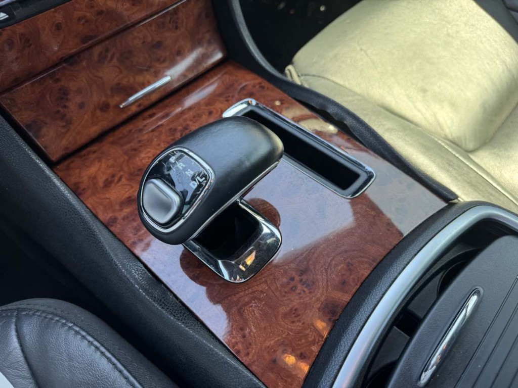 2014 Chrysler 300 Image 10