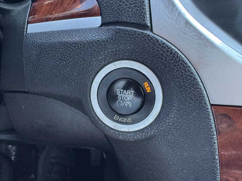 2014 Chrysler 300 Image 13