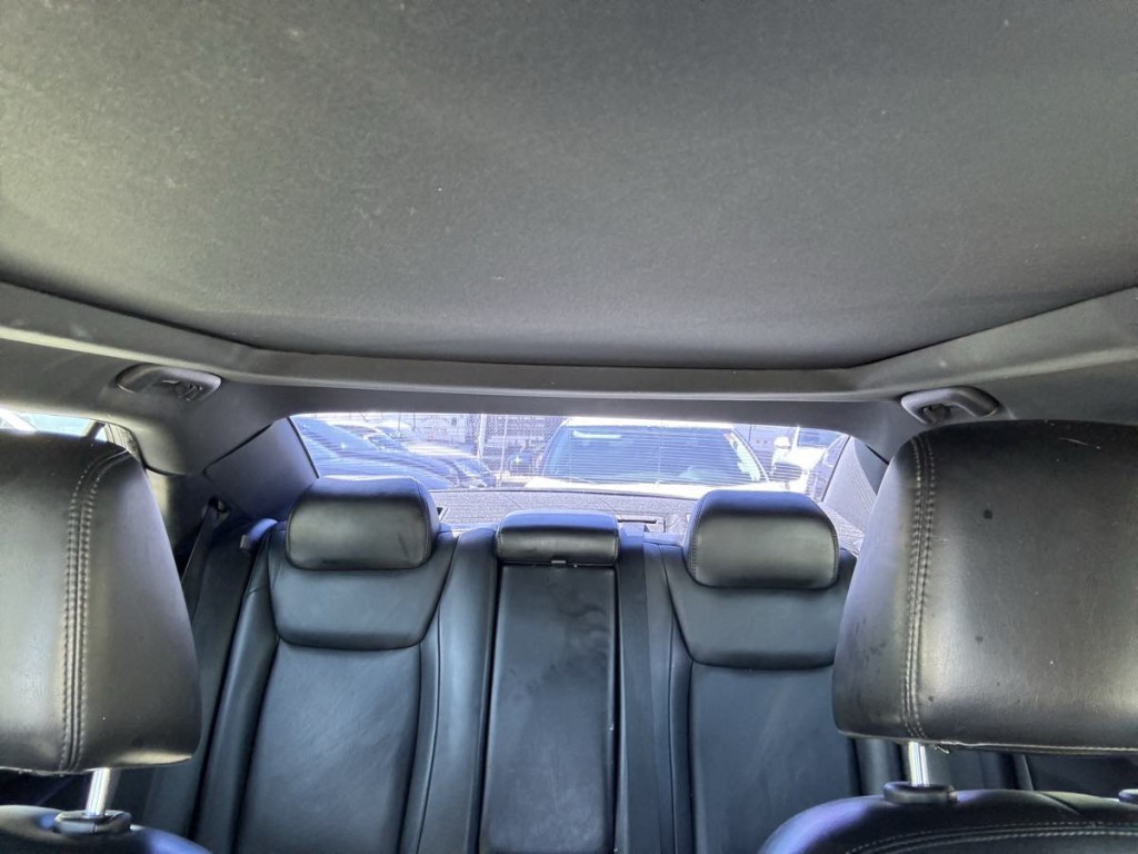 2014 Chrysler 300 Image 14