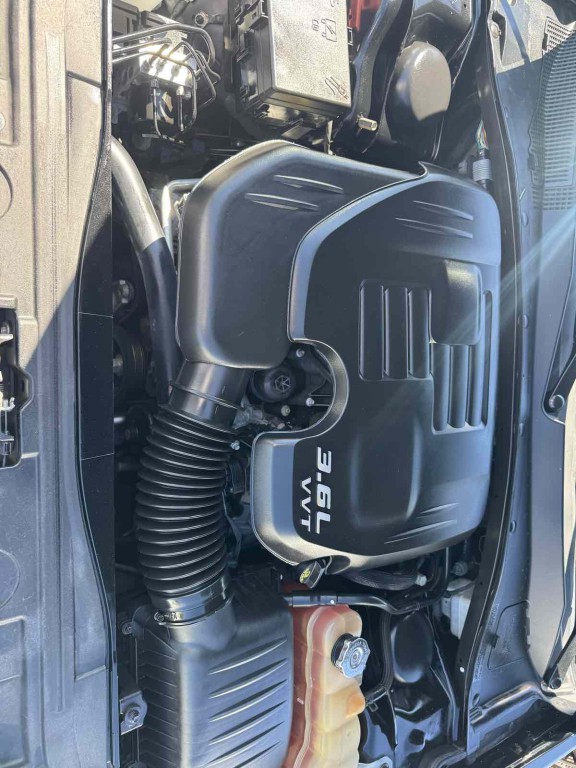 2014 Chrysler 300 Image 21