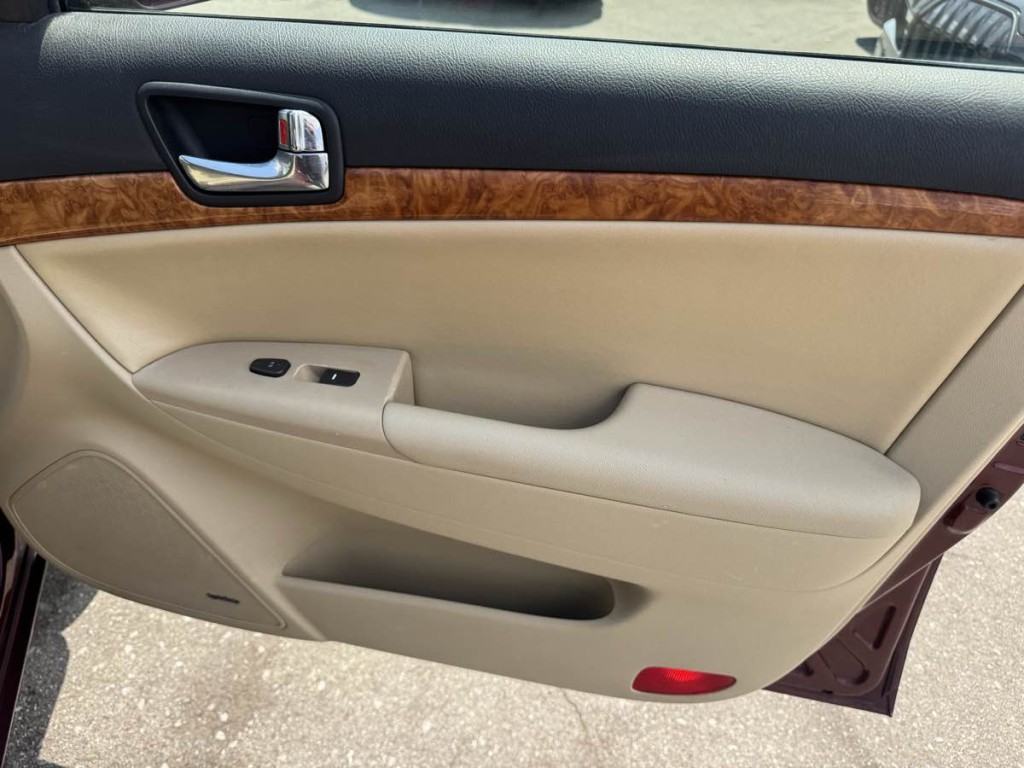 2009 Hyundai Sonata Image 10