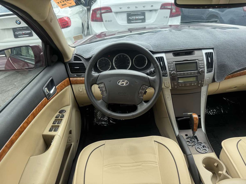 2009 Hyundai Sonata Image 16