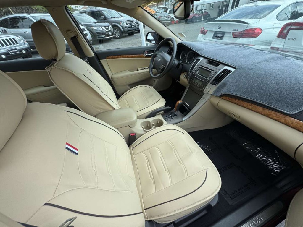 2009 Hyundai Sonata Image 18