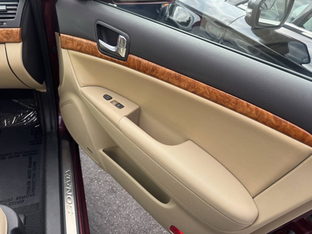 2009 Hyundai Sonata Image 19