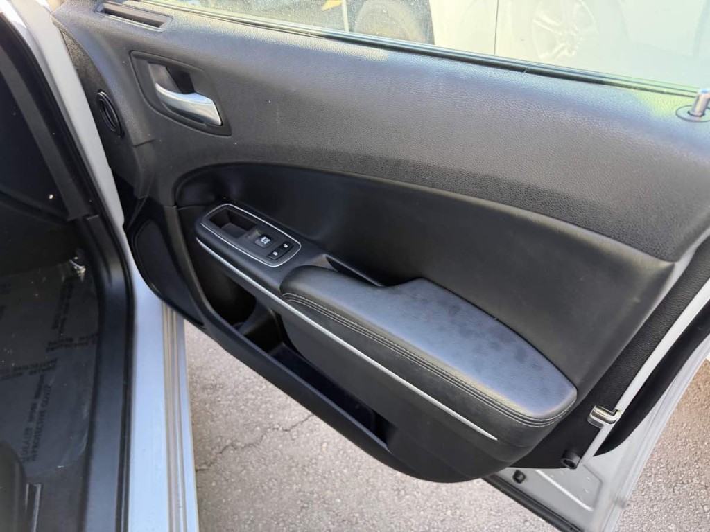 2021 Dodge Charger Image 15