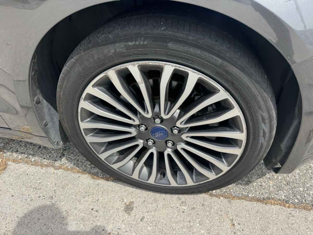 2017 Ford Fusion Image 5